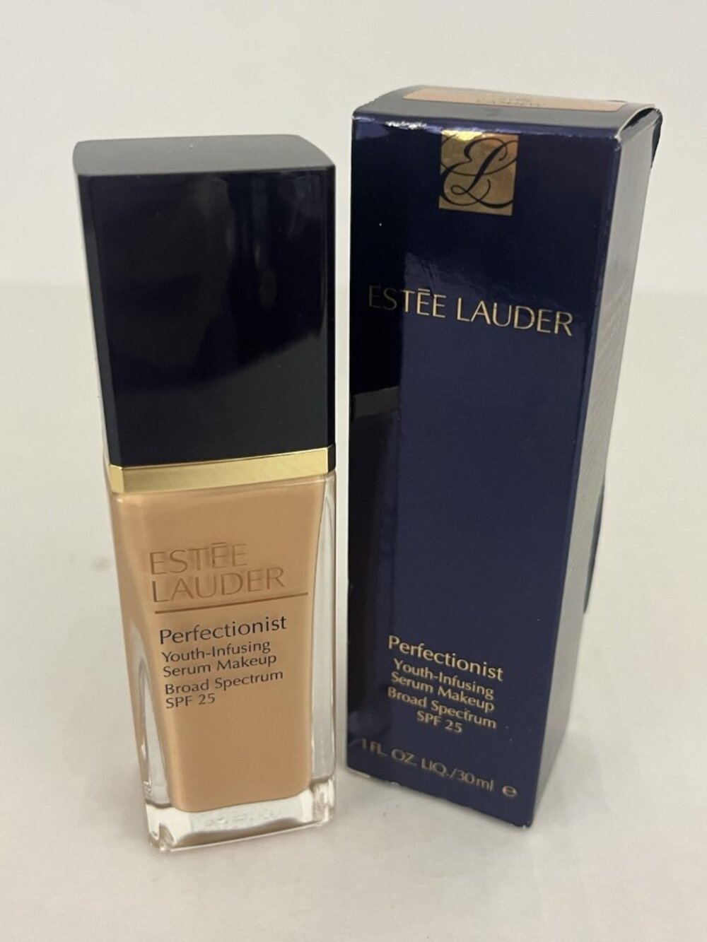 Estee Lauder Perfectionist Youth Infusing Serum Makeup 3W2 Cashew 1 fl oz NEW